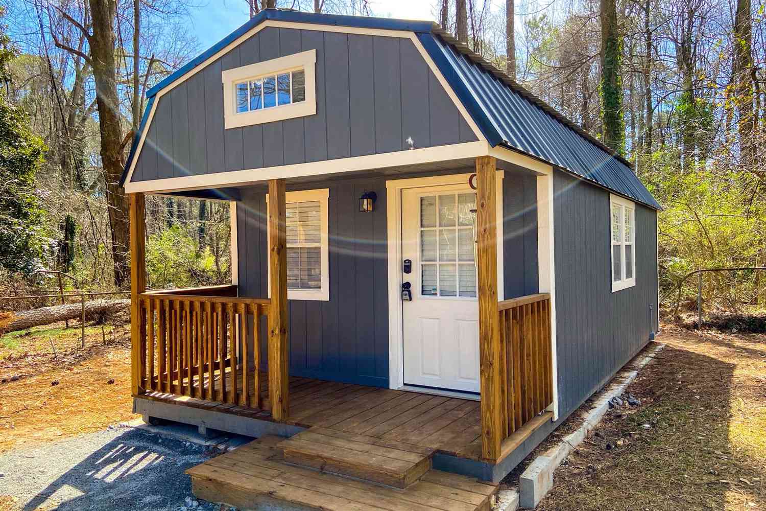 What It’s Really Like Living in a Tiny Home, from an Expert Whos Done It [Video]