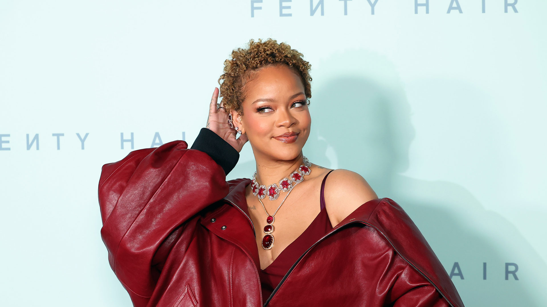 My 4 essential tips if you’re suffering from postpartum hair loss like Rihanna – a few natural tricks can grow it back [Video]
