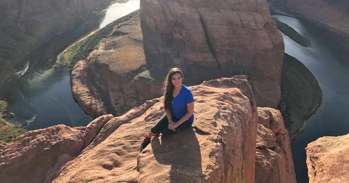 Alumna travel influencer shares her story  and top travel tips | FIU News [Video]